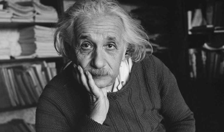 Ünlü fizikçi Albert Einstein'ın eski mektubu satışa çıkarıldı