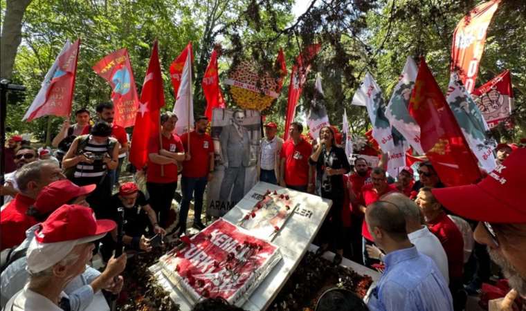Mezarı başında anıldı: ‘Kemal Türkler işçi sınıfıdır’