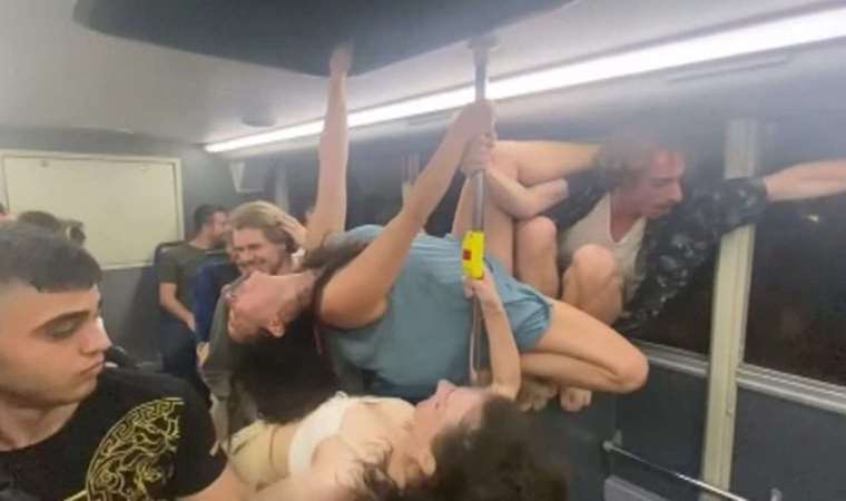 İETT otobüsünde yol boyunca dans ettiler