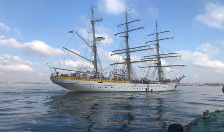 Romanya'nın yelkenli askeri eğitim gemisi İzmir'e geldi