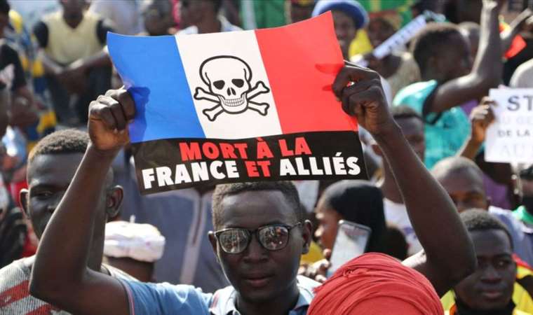Mali'de Fransızca resmi dil olmaktan çıktı