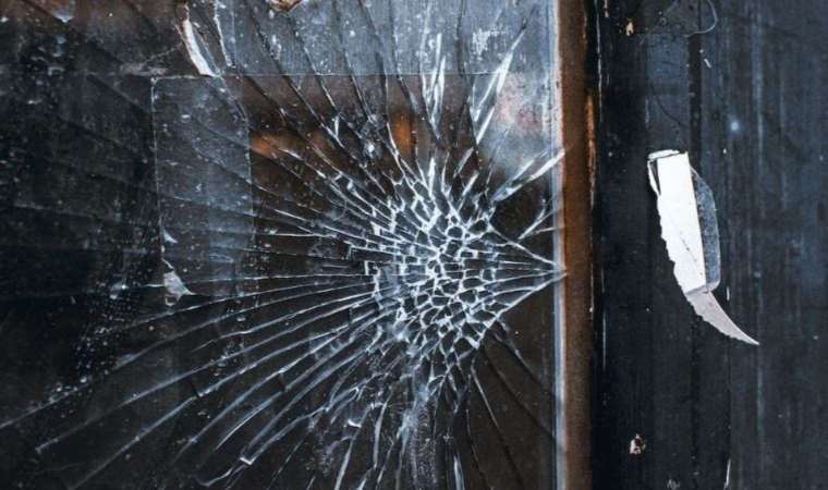 Normal camdan 10 kat daha dayanıklı yeni bir cam geliştirildi