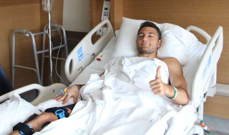 Magandanın darbettiği Beşiktaşlı futbolcu Emrecan Uzunhan ameliyat edildi