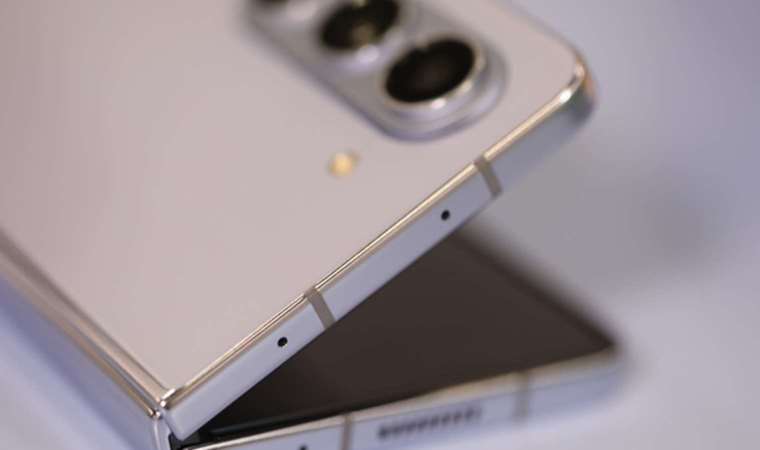 Samsung yeni katlanabilir dev ekranlı telefonu: Samsung Galaxy Z Fold 5