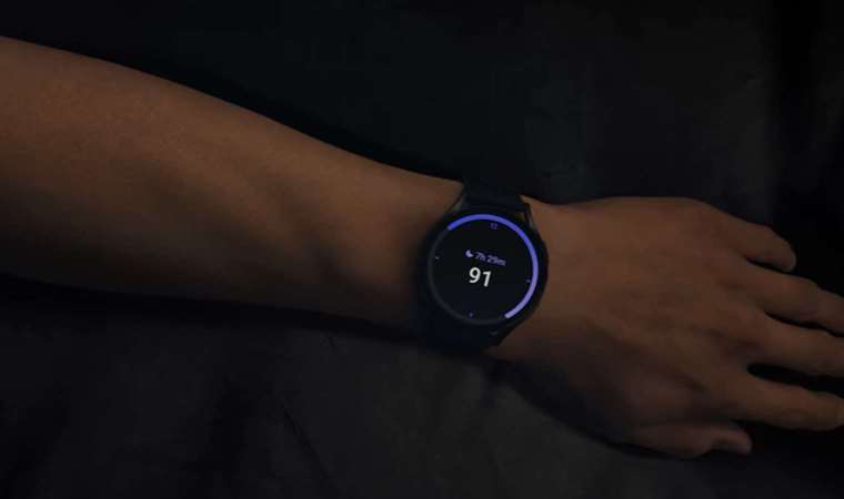 Samsung yeni akıllı saatini tanıttı