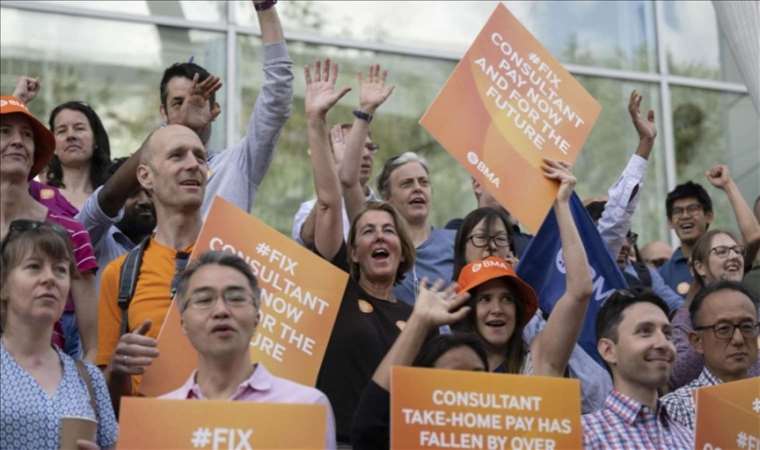 Junior doctors in England to stage 4-day walkout next month