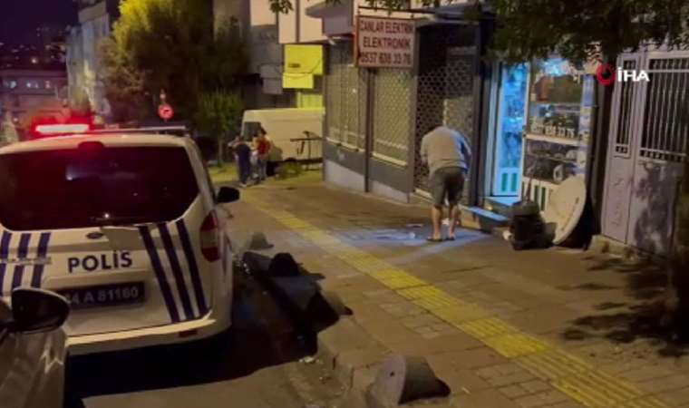 Ailesiyle kapının önünde otururken silahlı saldırıya uğradı