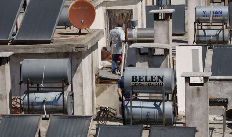 Çatıda 10 gün önce öldüğü belirlenen ceset bulundu