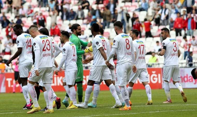 Sivasspor’un yeni formasını taraftarlar seçti