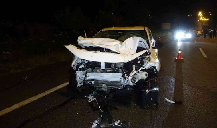 Samsun’da feci kaza... Seyir halindeki otomobil önündeki araca çarptı: 3 ölü, 2 yaralı