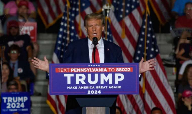 Trump'tan Biden'a küfür: 'Aptal bir o..... çocuğu'