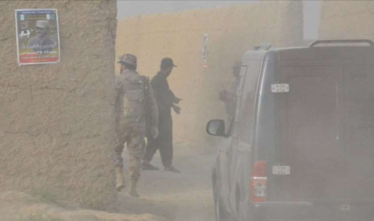 40 killed hundreds injured suicide bombing hits rally in Pakistan