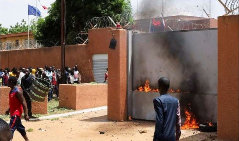 West Africa threatens force on Niger coup leaders, French embassy attacked