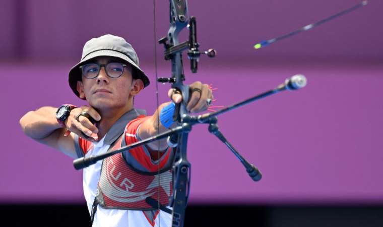 Milli okçu Mete Gazoz'un acı günü