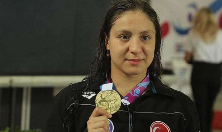 Milli yüzücü Merve Tuncel, Gençler Avrupa Şampiyonası'nda altın madalya kazandı