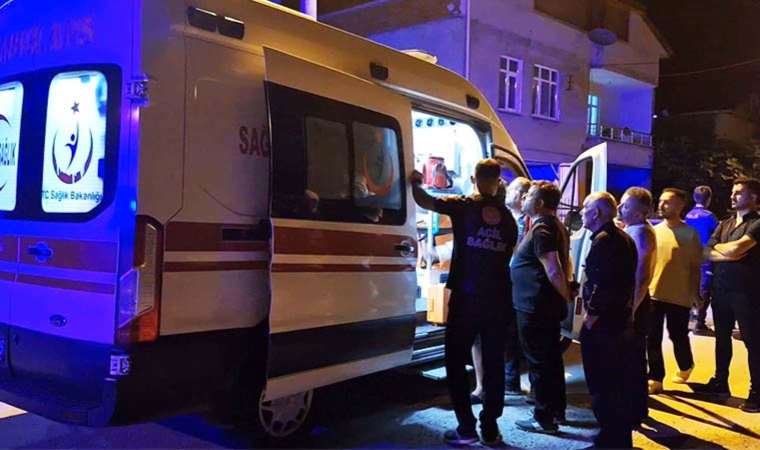Samsun'da komşular arasında bıçaklı kavga: 3 kişi yaralandı!