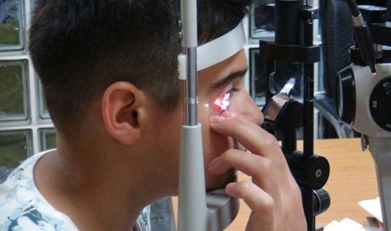 Bitlis'te çocuğun gözünden 11 sinek larvası çıkarıldı