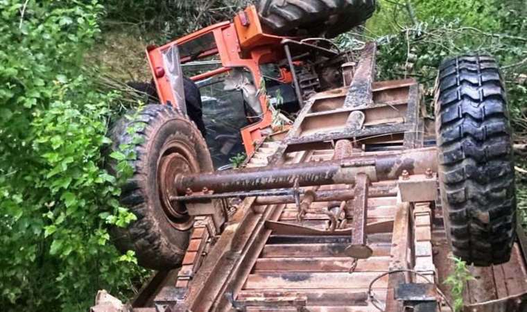 Eski belediye başkanı traktörün altında kalarak hayatını kaybetti