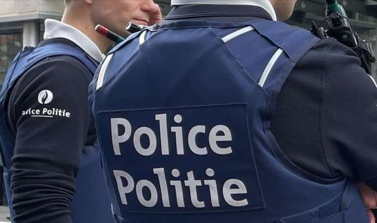 Manhunt underway in Belgium after ex-soldier post death threats against prime minister