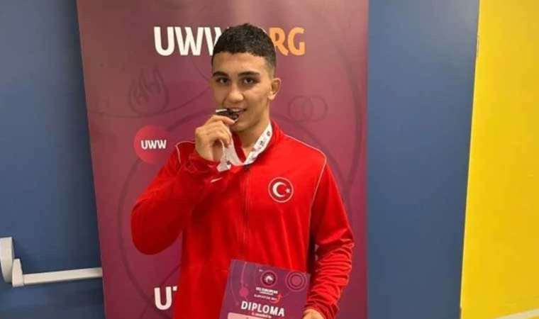 Güreşte bronz madalya