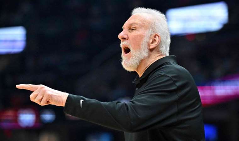 Spurs, başantrenörü Popovich ile 5 yıllık sözleşme yeniledi