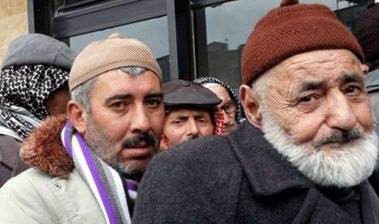 İYİ Partili Erhan Usta'dan 'emekli zammı' eleştirisi: Gülsek mi ağlasak mı?