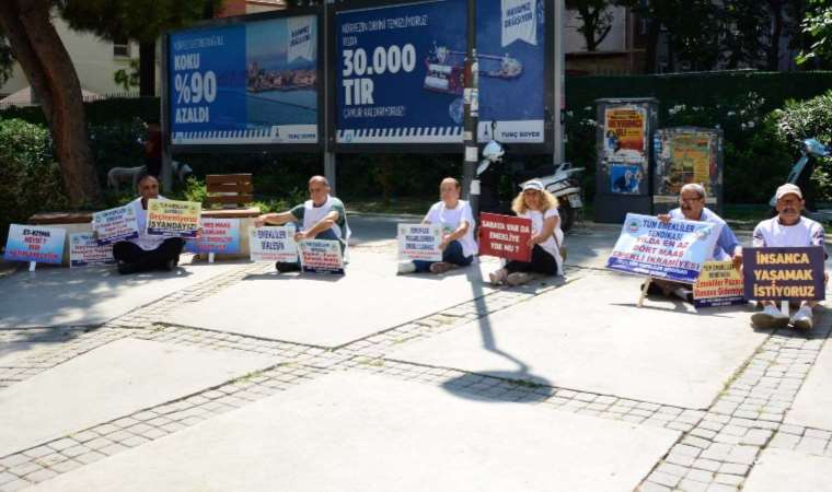 Emeklilerden oturma eylemi: Adam yerine koymuyorlar!