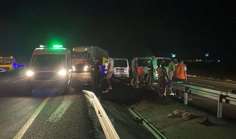 3 kişinin öldüğü kazada acı ayrıntı.. Yardıma giden kuzenler hayatını kaybetti!