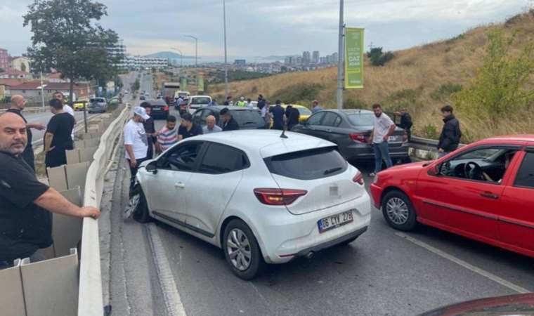 İstanbul'da zincirleme kaza: 16 araç birbirine girdi