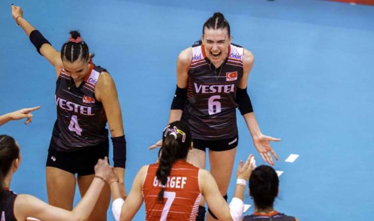 Türkiye U19 Voleybol Milli Takımı namağlup finale yükseldi!