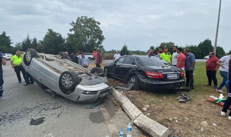 Takla atan otomobil, başka otomobile çarptı: 2 kişi yaralandı!