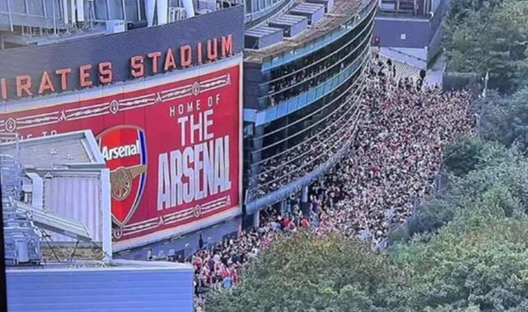 Arsenal - Nottingham Forest maçına yoğunluk ertelemesi