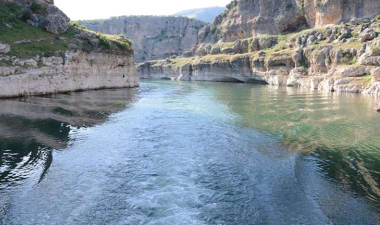 Fırat Nehri’nde boğulan baba ve oğlunun cansız bedenine ulaşıldı