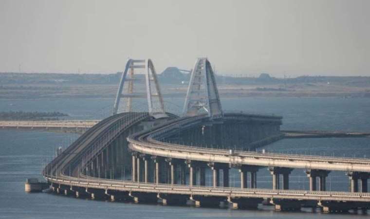 Russia Foils Ukrainian Attacks on Crimean Bridge