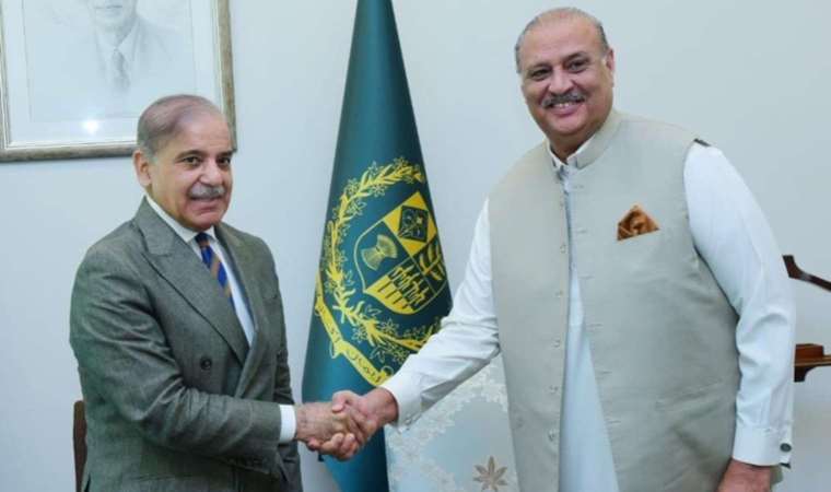 Pakistan’da geçici hükümetin başbakanı Hak Kakar oldu