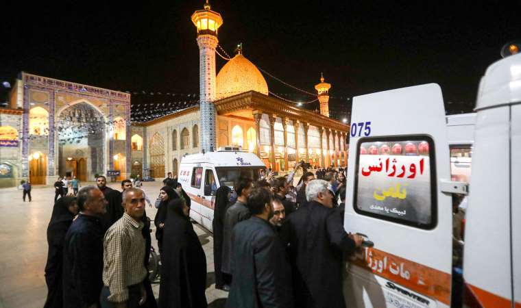 İran'da bir türbeye silahlı saldırı