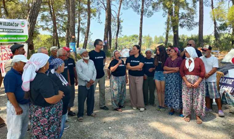 Akbelenli yurttaşın marjinal isyanı: Şalvar da giyerim yazma da takarım hürriyet benim elimde değil mi!