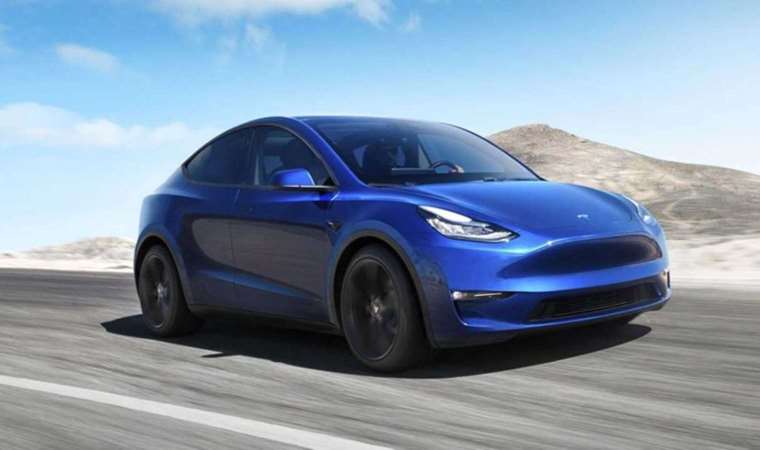Tesla bir kez daha indirime gitti