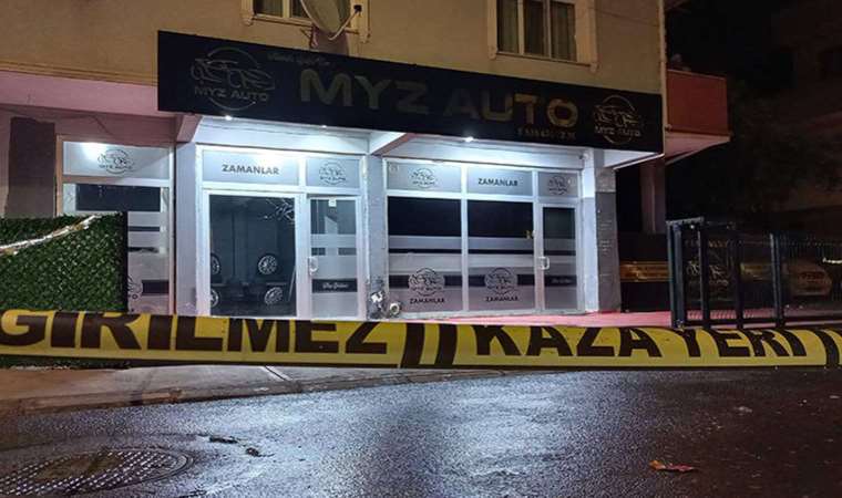 Oto galeriye silahlı saldırı: Kurşunlayıp otomobille kaçtılar