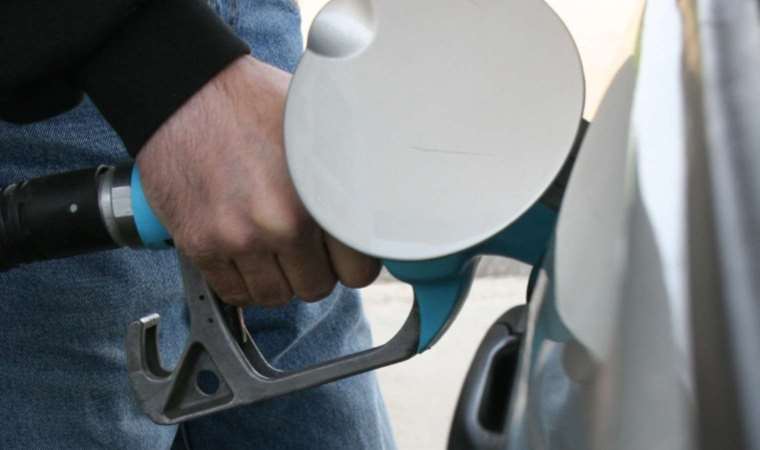 Dur durak bilmiyor! Benzine bir zam daha geldi