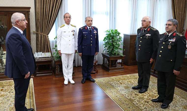 Kara Kuvvetleri Komutanlığı'nda devir teslim yapıldı