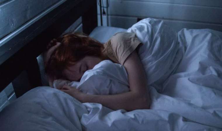 Böyle uyumak sağlık sorunlarına yol açabilir! Uyurken pencereleri açık bırakmayın