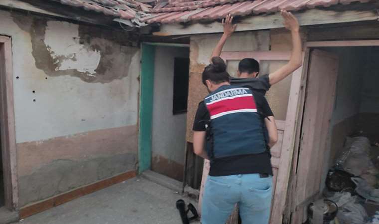 Çiftlik evine baskın: El ve ayaklarını bağlayıp gasbettiler