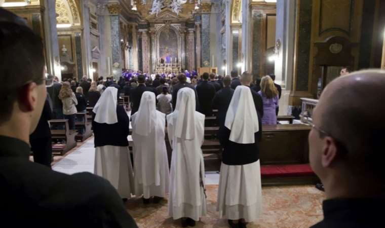 Katolik kilisesinde 'porno' skandalı