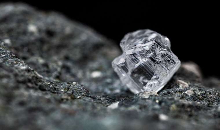 Kıtalar birbirinden ayrıldıkça Dünya'nın merkezinden elmas fışkırıyor