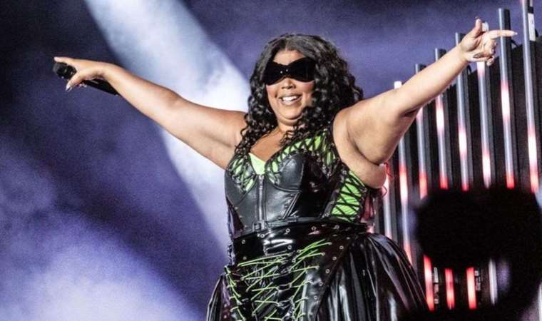 Ünlü şarkıcı Lizzo 'cinsel taciz'le suçlanıyor