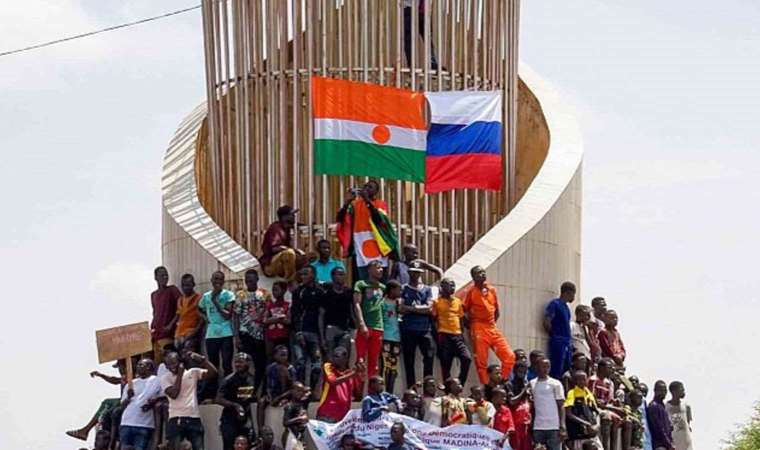 Nijerya darbenin ardından Nijer’e elektrik ihracatını kesti