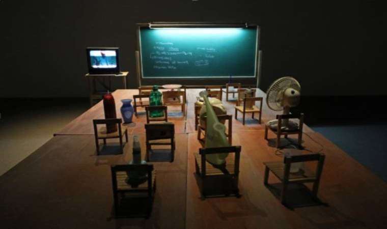 Absürt bir eleştiri