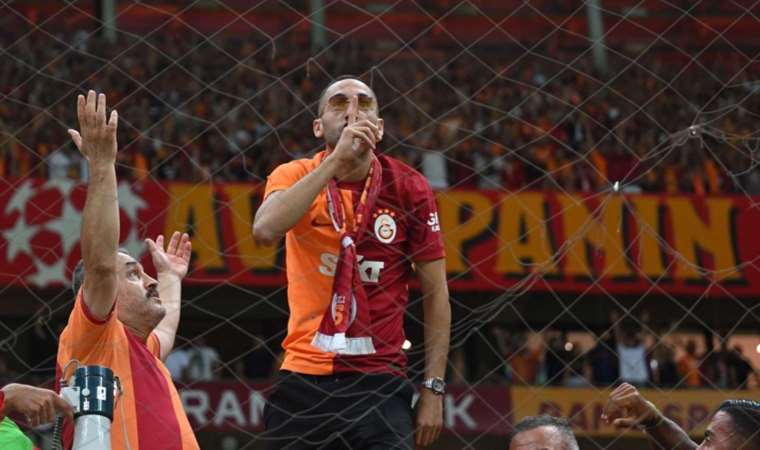 Galatasaray yeni transferi Ziyech'i tanıttı