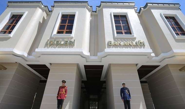 Bakan Yerlikaya yargı kararlarını uyguluyor: İçişleri Bakanlığı'ndan göreve iadeler